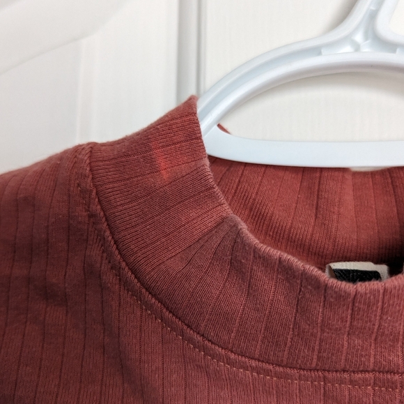 FWP Roxy Mockneck Crop Top Size Small - Picture 3 of 5